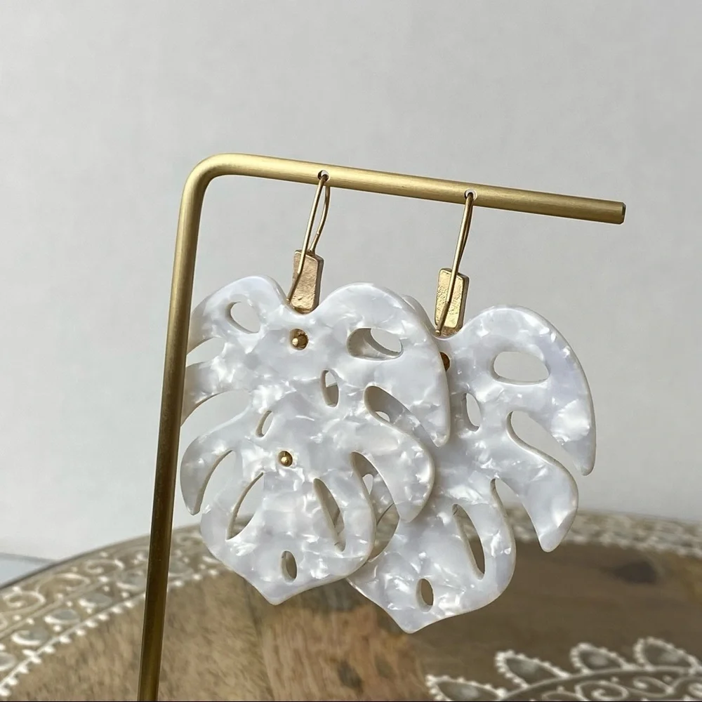 Leaf Charm Drop‎ Earrings